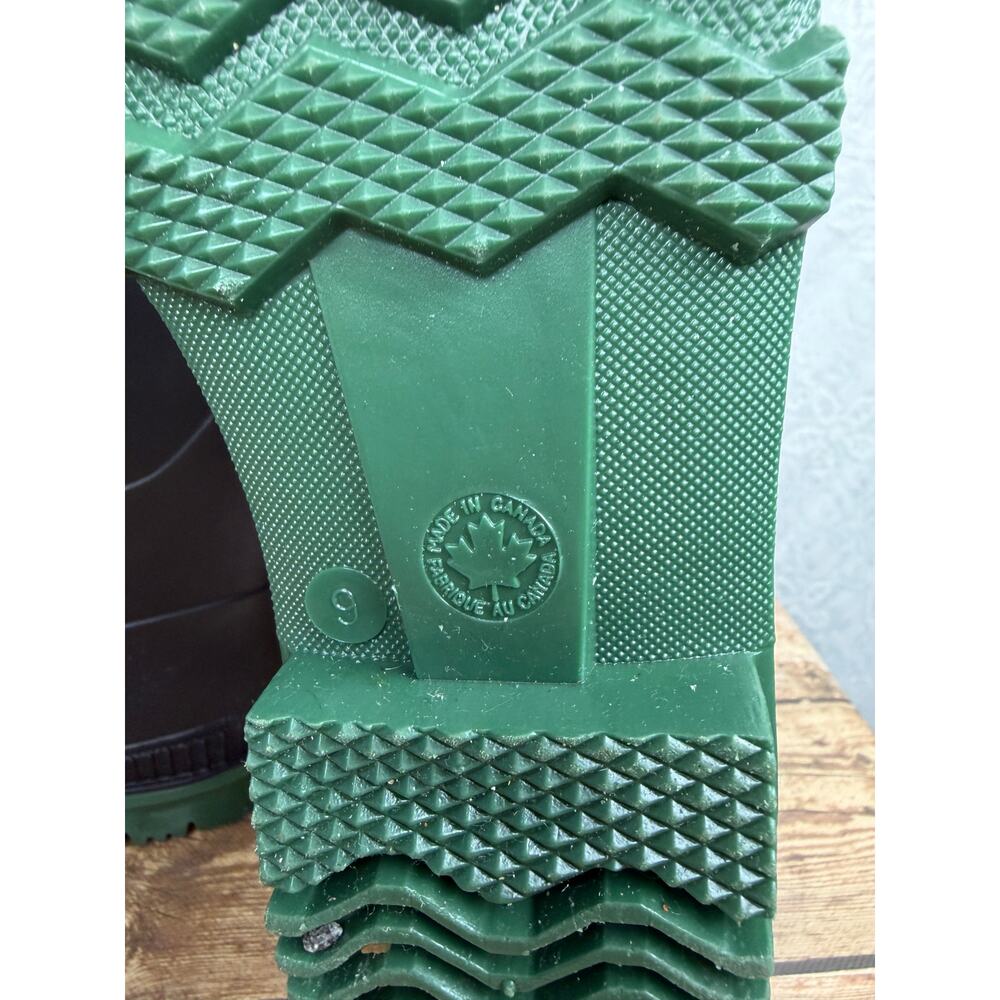 Women's Size 9 Black Rubber Rain Boots Made in Canada Green Sole Waterproof - Picture 7 of 8